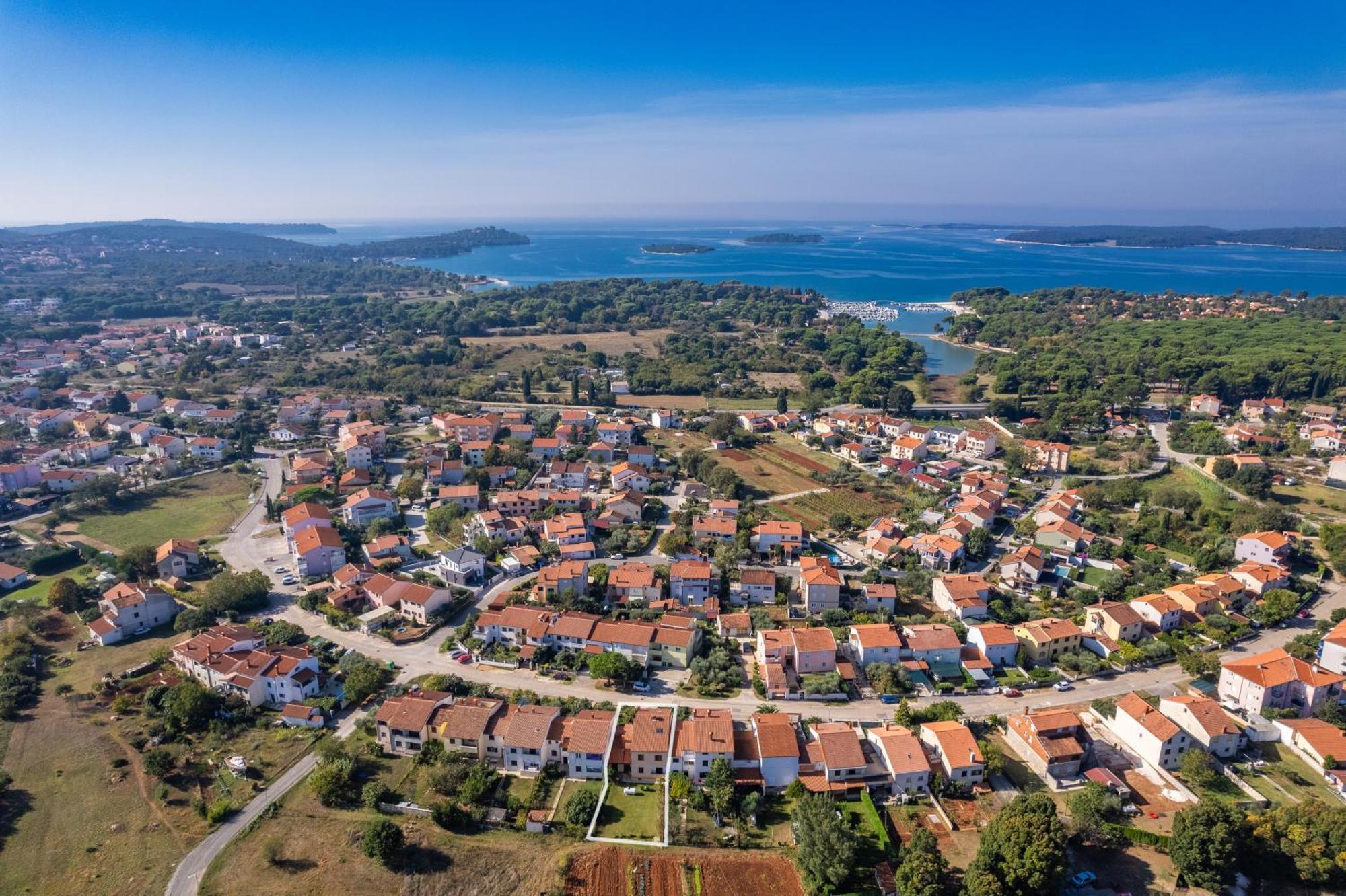 Apartment Delton Fažana Eksteriør billede