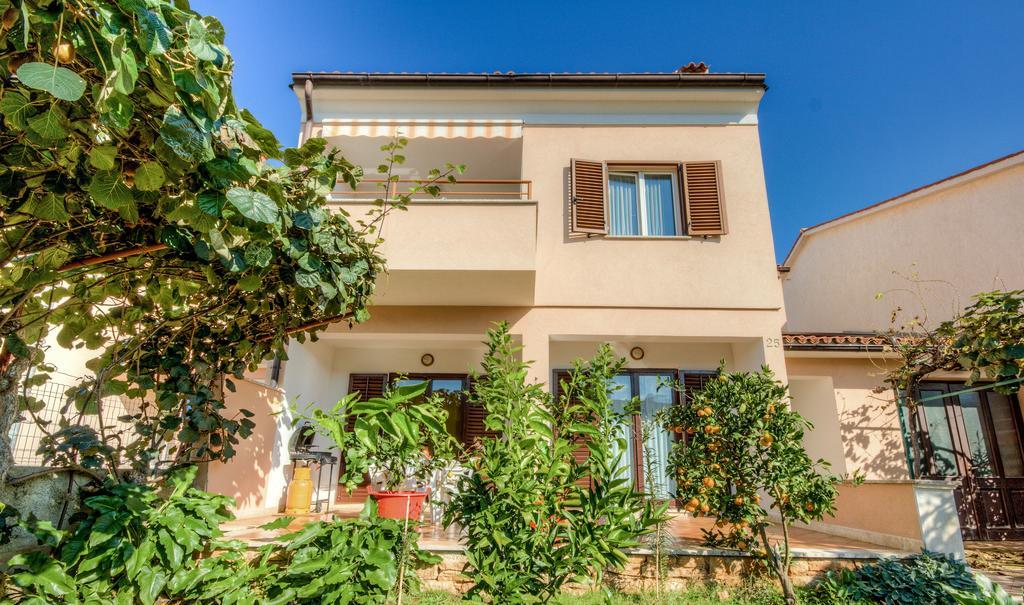 Apartment Delton Fažana Værelse billede