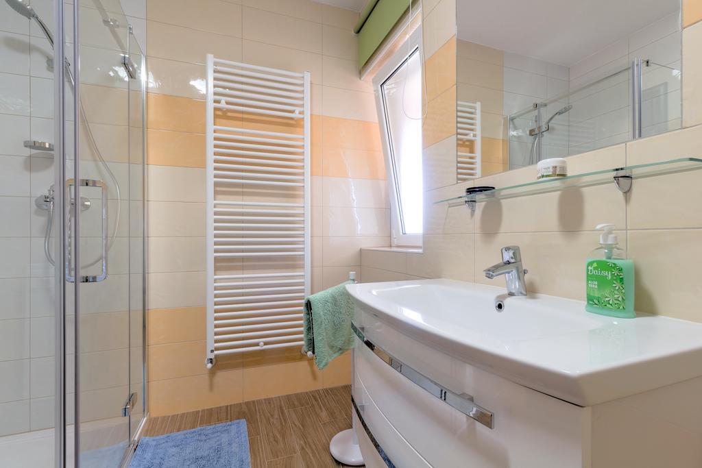 Apartment Delton Fažana Eksteriør billede